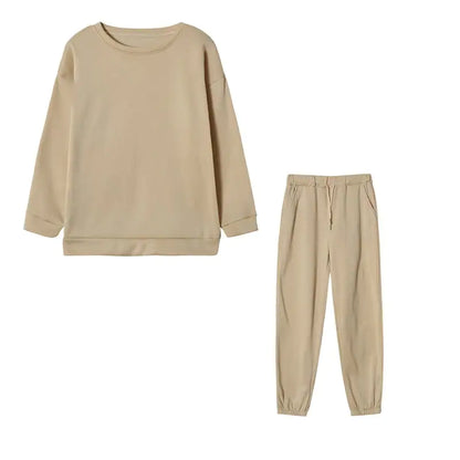 Conjunto deportivo de dos piezas con capucha en color sólido