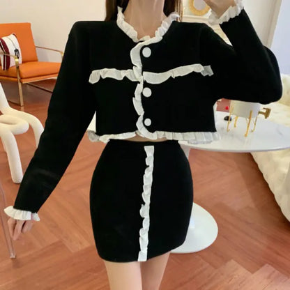 Conjunto elegante de dos piezas con detalles de volantes